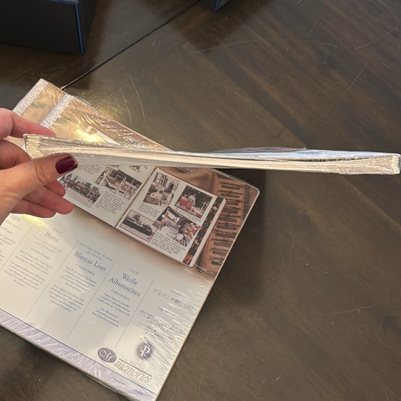 Creative Memories Set - Navy Scrapbook + 45 scrapbook pages + 75 Page Protectors - Picture 4 of 12